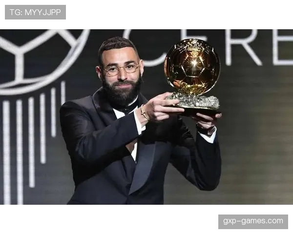 从锋线杀手到球队灵魂：本泽马如何重塑现代足球战术核心