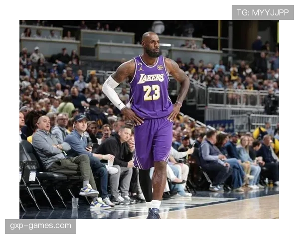 勒布朗挡拆终结拉开空间，对比上赛季得分更均衡